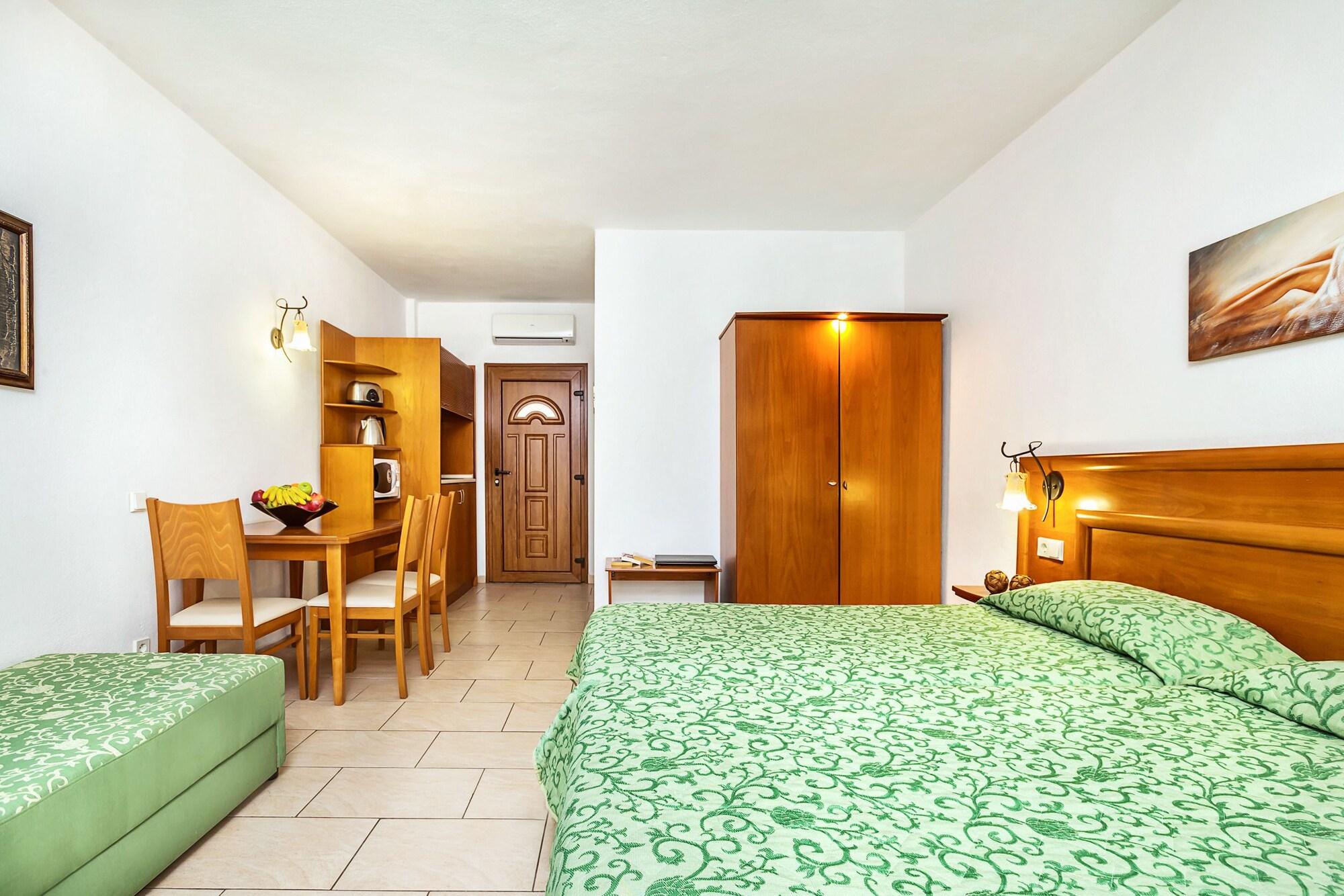 Nereides Hotel Chaniotis Dış mekan fotoğraf