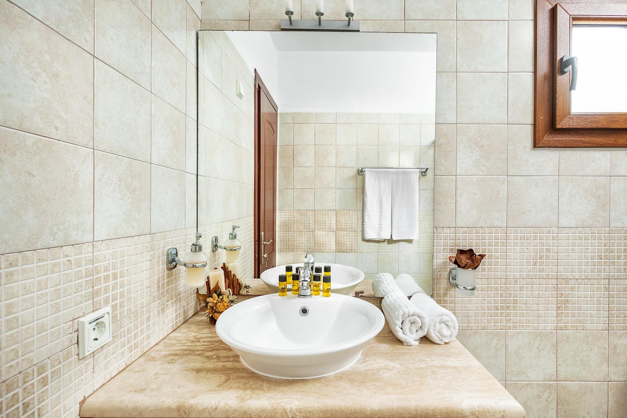 Nereides Hotel Chaniotis Dış mekan fotoğraf